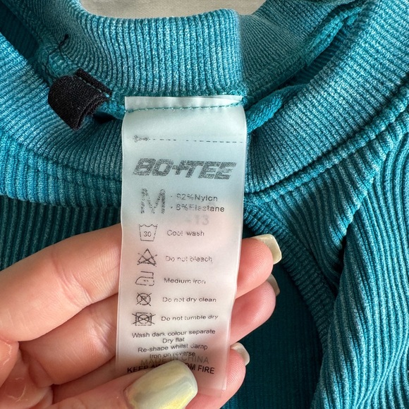 Oh Polly & BO and Tee-crop top-size M - Picture 3 of 4